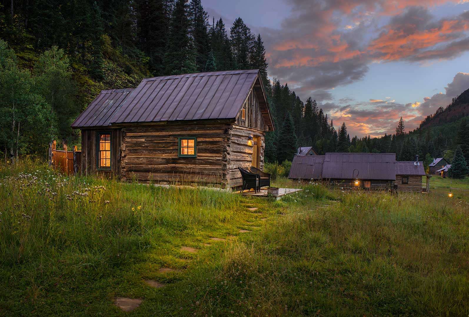 Cozy and Glamorous Cabins for Fall | Glamping.com